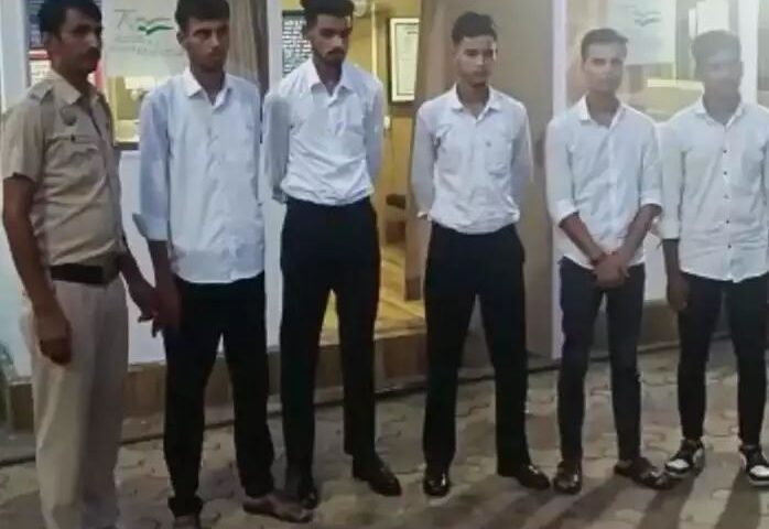 Delhi Crime: फर्जी टीटीई कर रहे थे ट्रेन में चेकिंग, पांच को पुलिस ने दबोचा, मास्टरमाइंड की तलाश