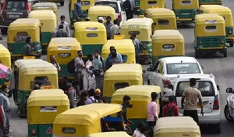 दिल्ली में त्यौहारो के समय में, वाहनों की हड़ताल क्या रंग दिखाएगी