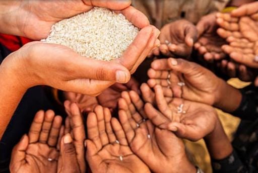 मुफ्तखोरी की पराकाष्ठा और आज के राजनेता