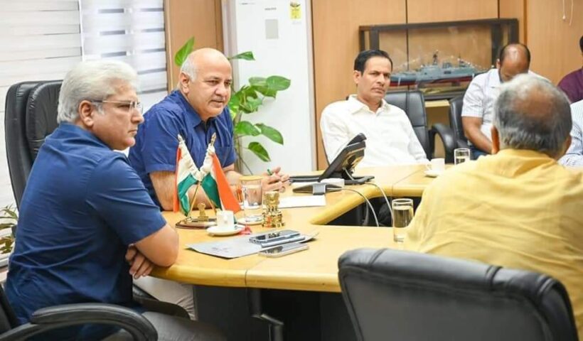 ई रिक्शा खरीदने वालों से कर रहे हैं सब धोखा (निर्माता, दिल्ली और भारत सरकार और परिवहन विभाग)