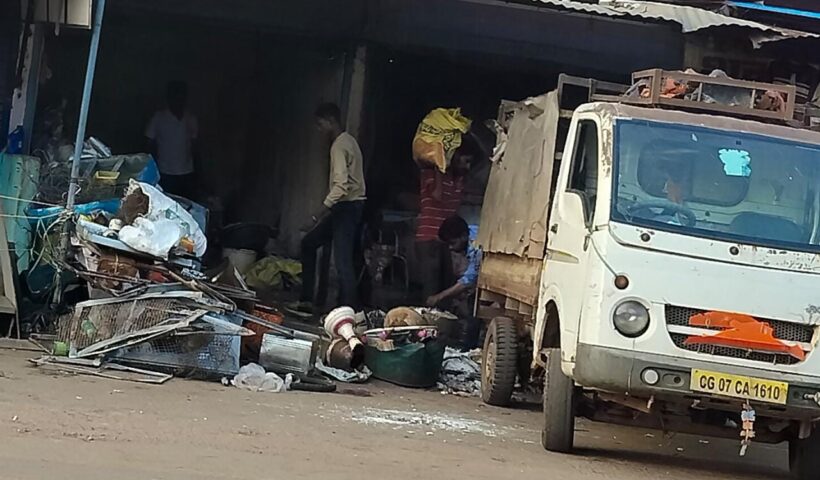 महमूद कबाड़ी के फरार रहने से मोहन नगर पुलिस पर उठ रही उंगलियां