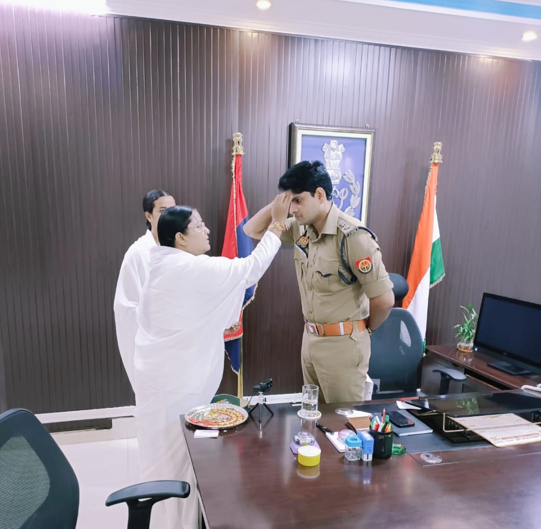 मन के पवित्र संकल्पों मे बंधने से मिलती है सकरात्मक ऊर्जा – बी०के० सुमन