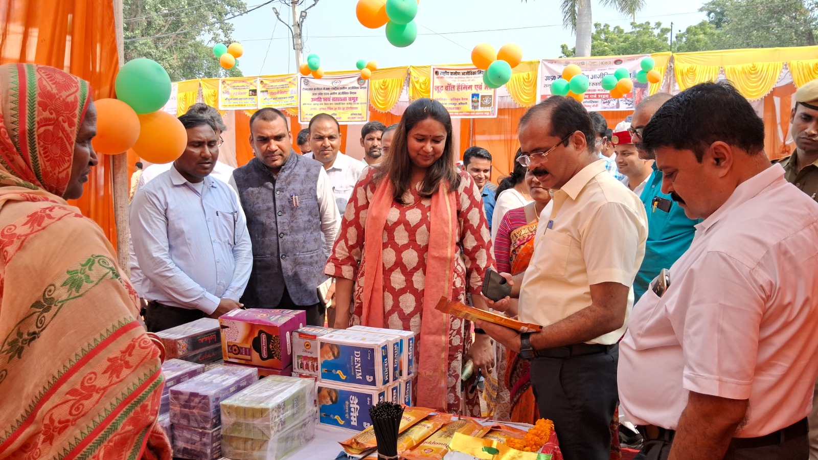 जिलाधिकारी ने दो दिवसीय दीपावली मेले का किया शुभारम्भ   