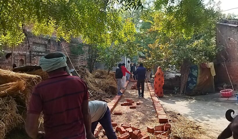 काफी दिन से रास्ते को लेकर हो रहे विवाद को राजस्व विभाग व पुलिस टीम नें सुलझाया