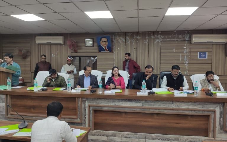 जिला पंचायत अध्यक्ष सपना सिंह की अध्यक्षता में जिला पंचायत की सामान्य बैठक हुई संपन्न