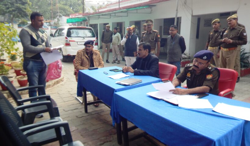 अवैध कब्जा करने वाले भूमाफियाओं पर कड़ी कार्यवाही करते हुए जेल भेजें:- जिलाधिकारी