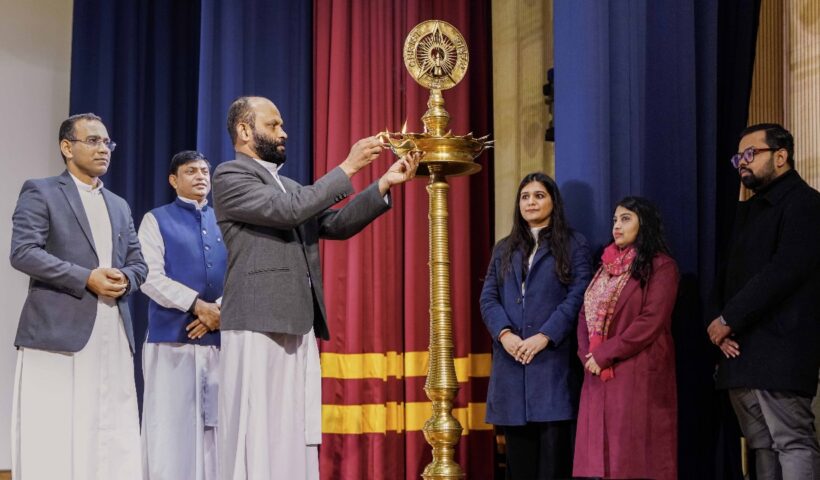 क्राइस्ट  यूनिवर्सिटी मे साहित्य फेस्टिवल का शुभारंभ